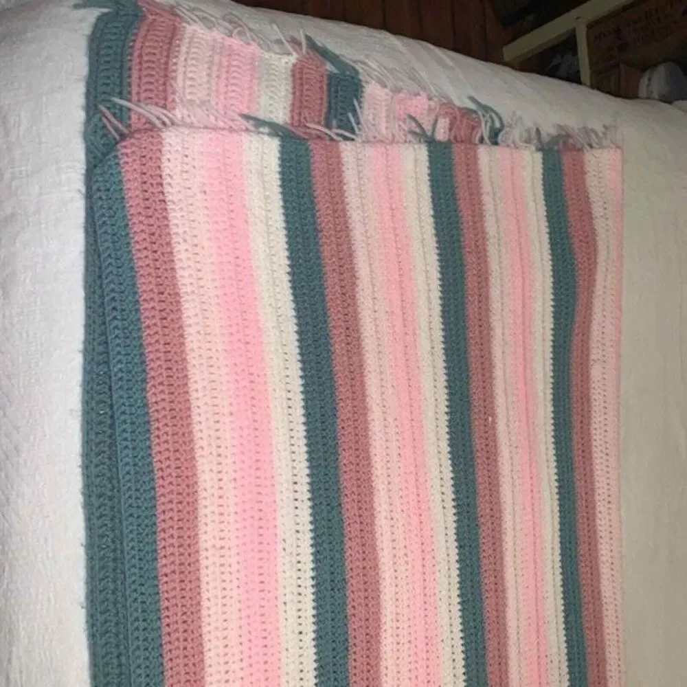 VTG Handmade Knit/Crochet Afgan Throw Blanket Pinks/white/green WFringe 58x60x68